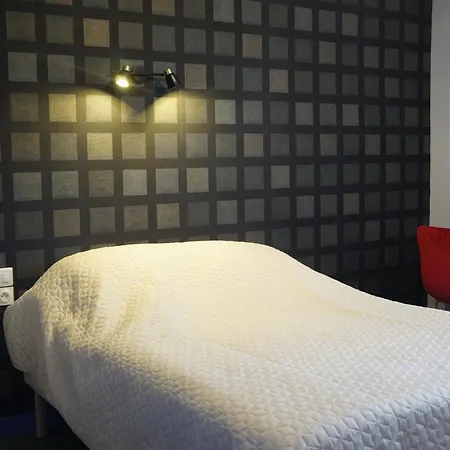 Les Rives De L'ain Hotel